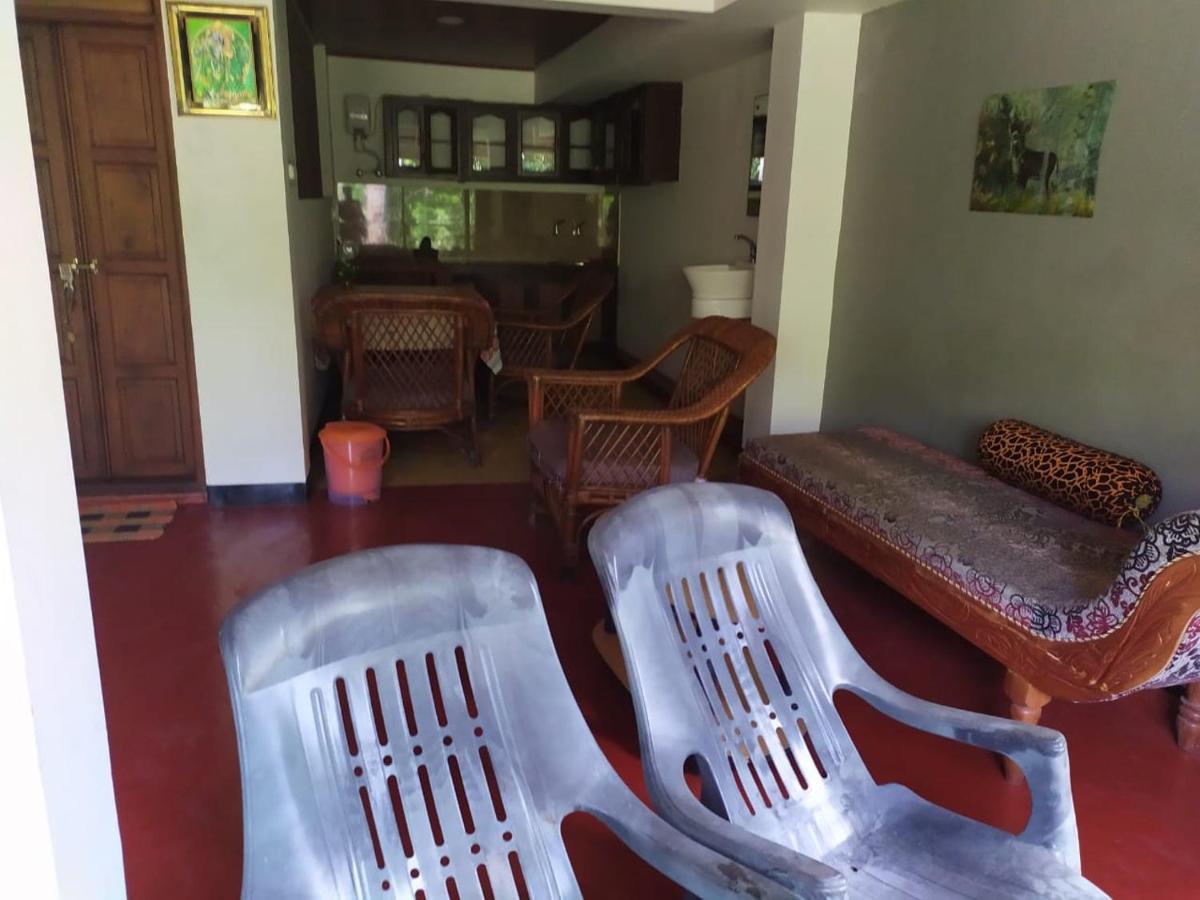 Ambadi'S Villa -Lake View Resort Pallipuram エクステリア 写真