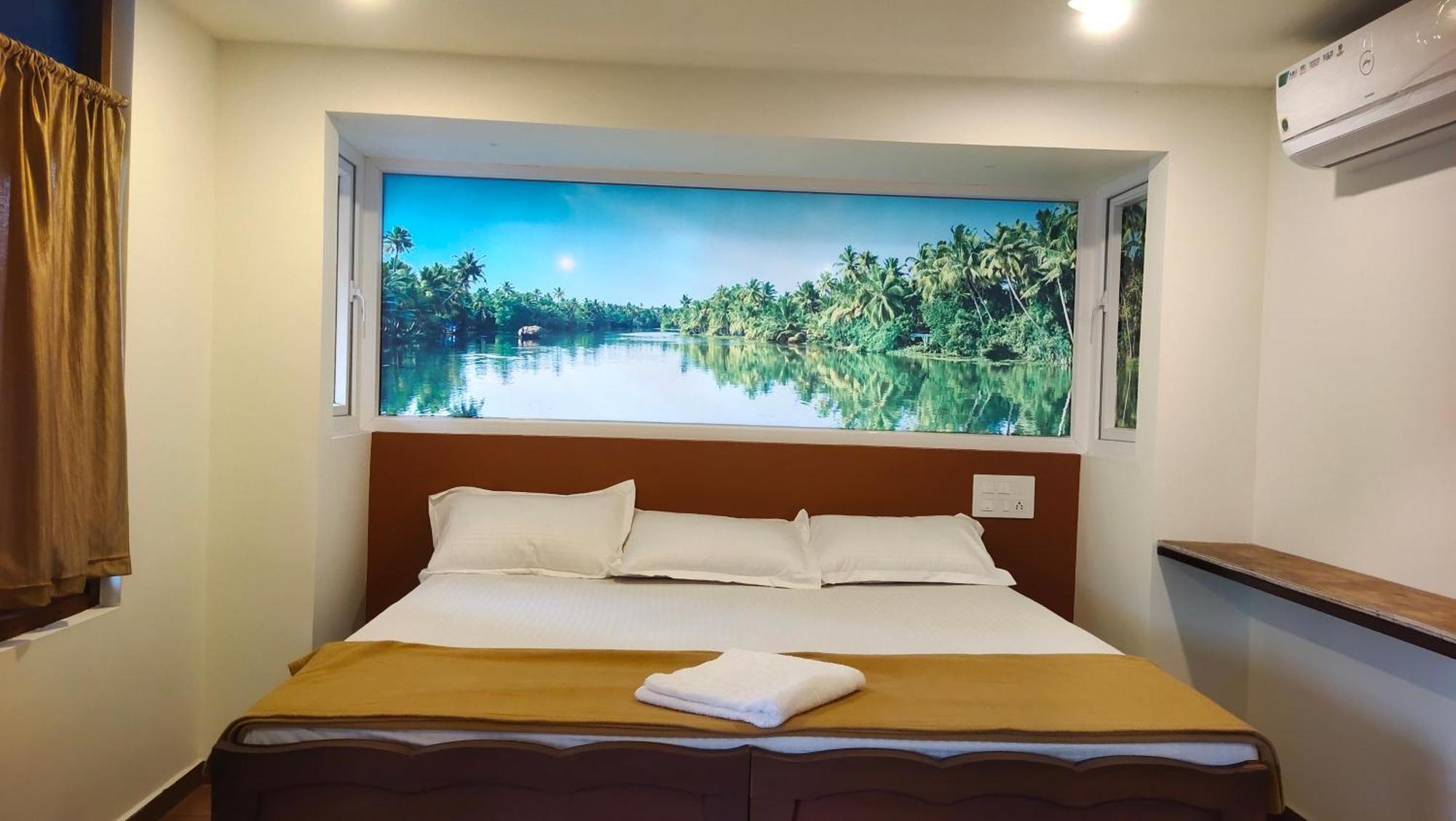 Ambadi'S Villa -Lake View Resort Pallipuram エクステリア 写真