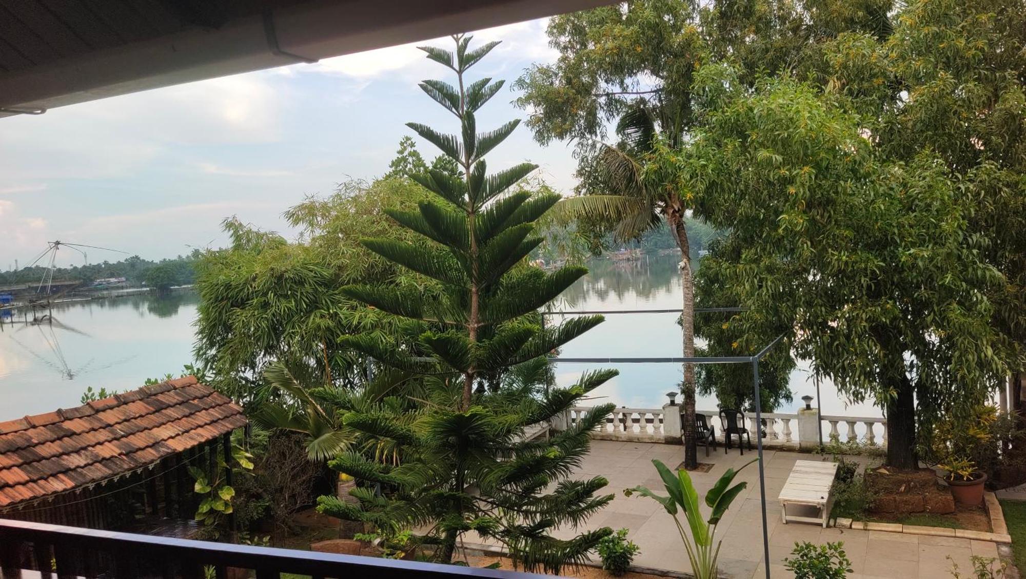 Ambadi'S Villa -Lake View Resort Pallipuram エクステリア 写真