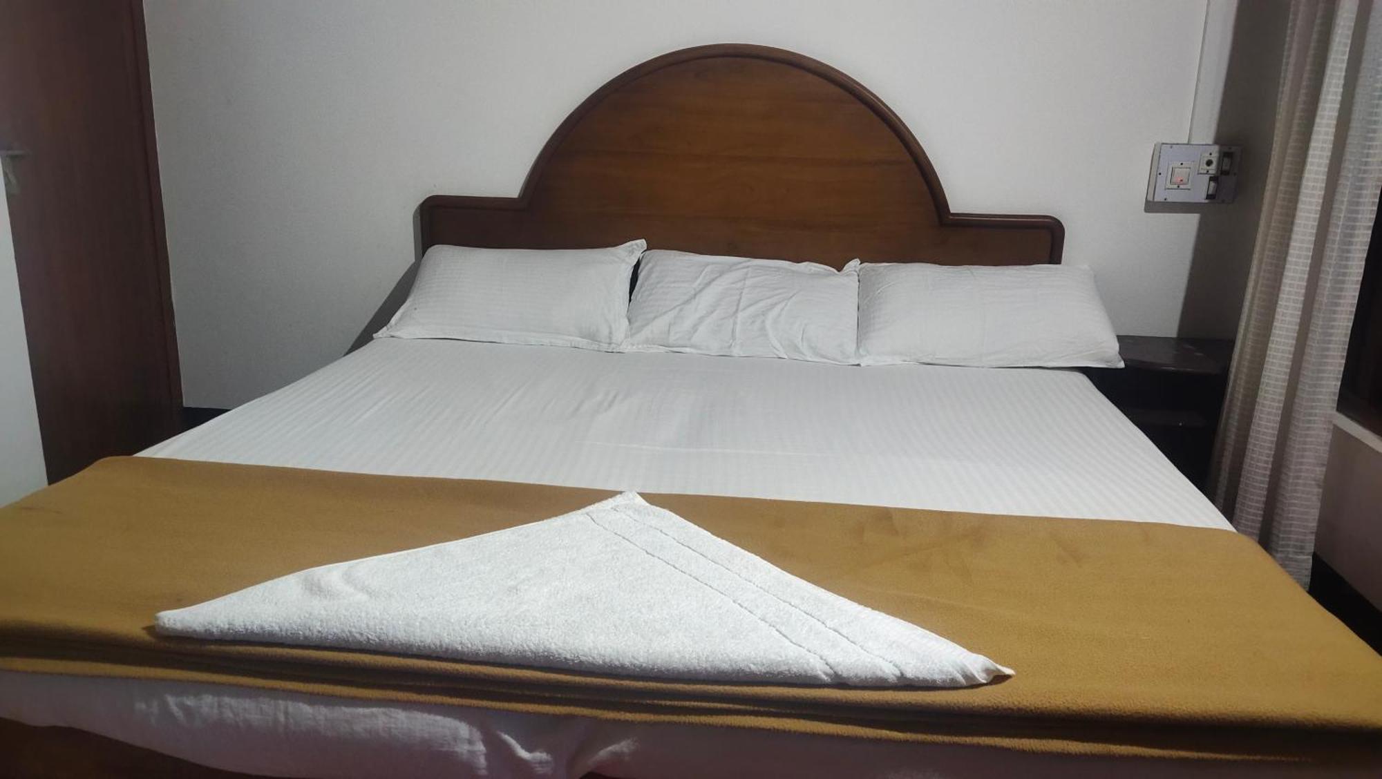 Ambadi'S Villa -Lake View Resort Pallipuram 部屋 写真