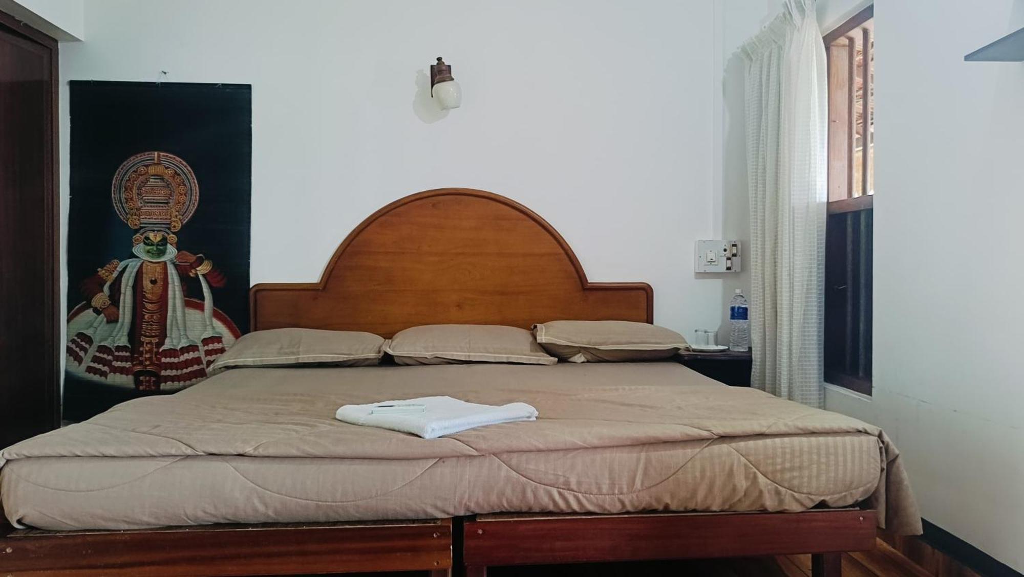 Ambadi'S Villa -Lake View Resort Pallipuram エクステリア 写真