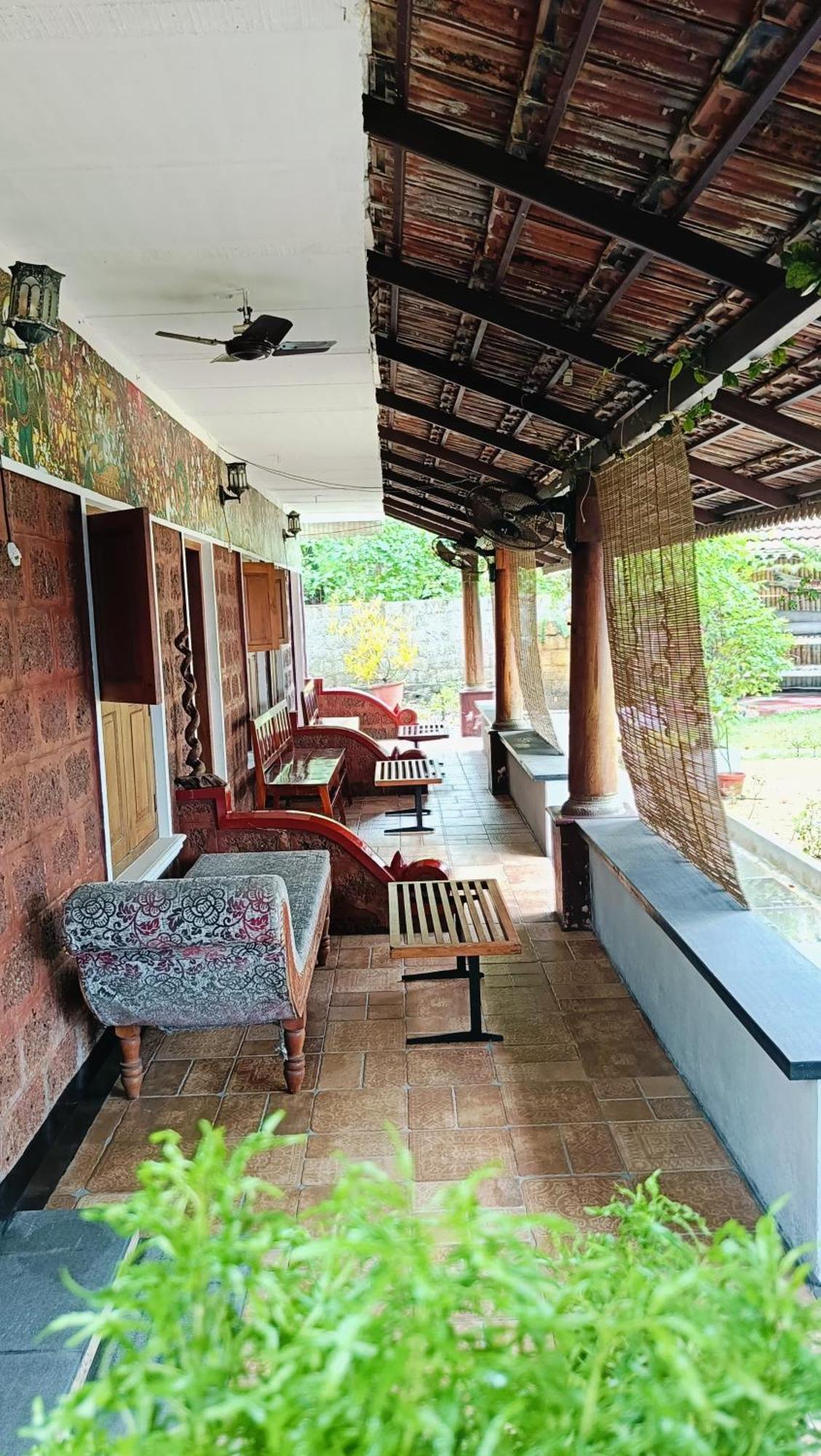 Ambadi'S Villa -Lake View Resort Pallipuram エクステリア 写真