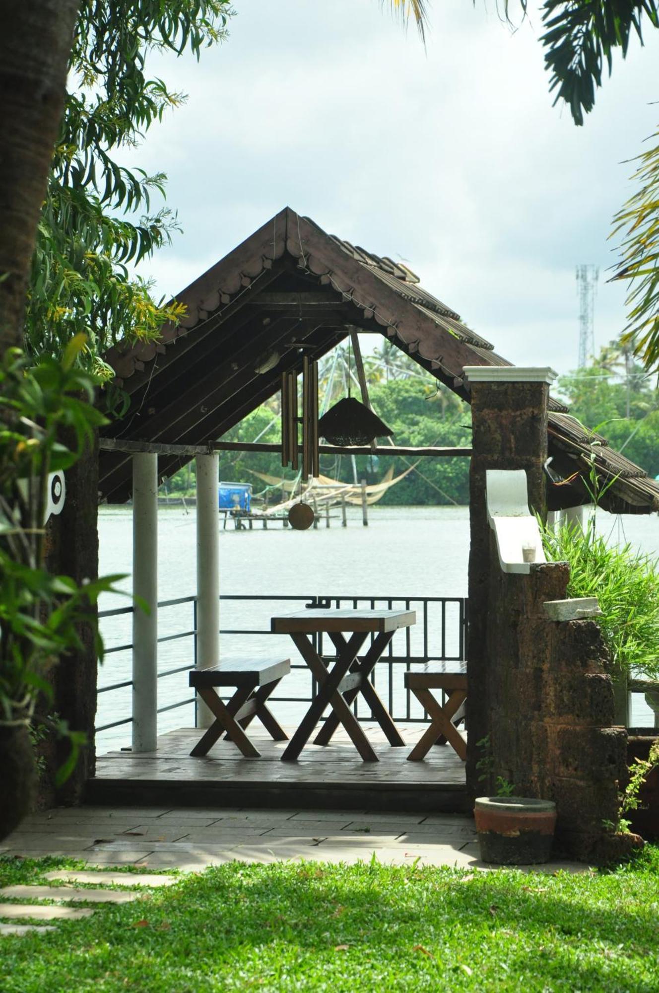 Ambadi'S Villa -Lake View Resort Pallipuram エクステリア 写真